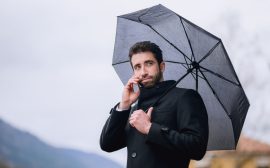 Accessoire homme : le parapluie devient une pièce mode à part entière