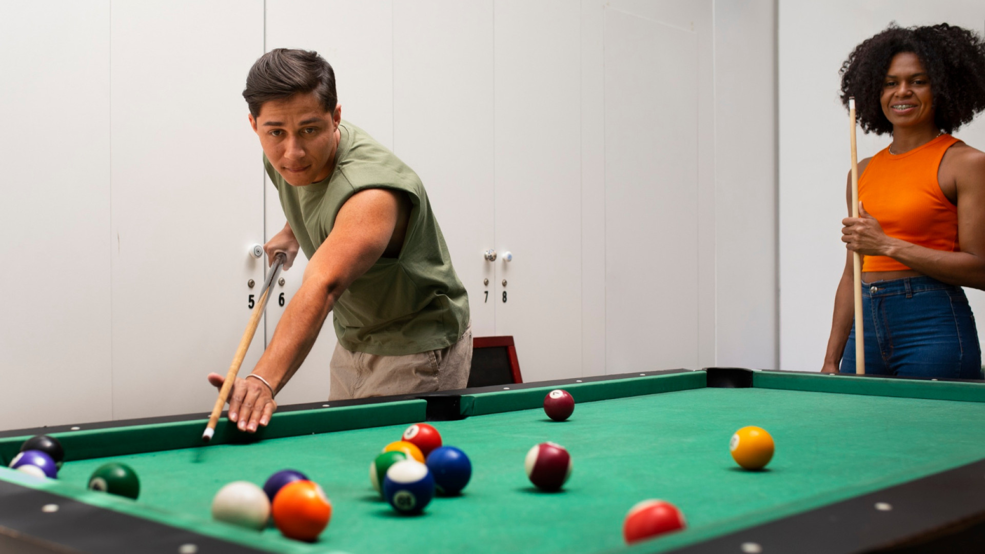 Billard à domicile : comment aménager un espace de jeu ?